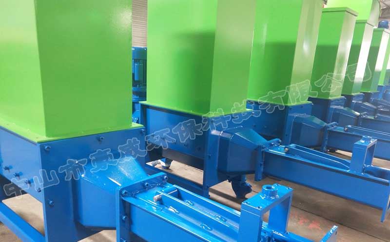 天津客戶定制的10臺(tái)泡沫壓實(shí)機(jī)，放于定點(diǎn)回收